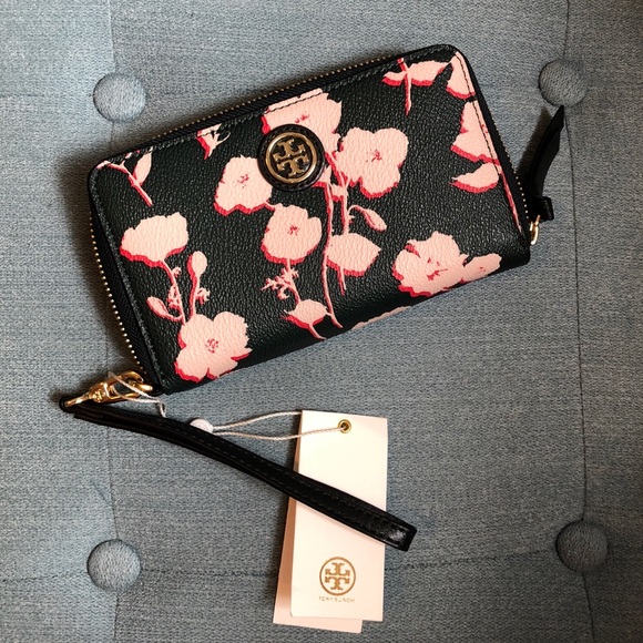 Tory Burch Handbags - 🌸Tory Burch Kensington Posies Wallet Wristlet